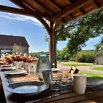 Holiday home Spacieux A Montbeugny, 14 Pers., Animaux Acceptes - Fr-1-489-593 *