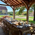 Holiday home Spacieux A Montbeugny, 14 Pers., Animaux Acceptes - Fr-1-489-593