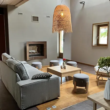 Spacieux A Montbeugny, 14 Pers., Animaux Acceptes - Fr-1-489-593 *