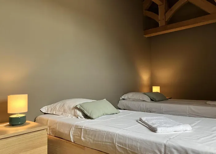 Spacieux A Montbeugny, 14 Pers., Animaux Acceptes - Fr-1-489-593