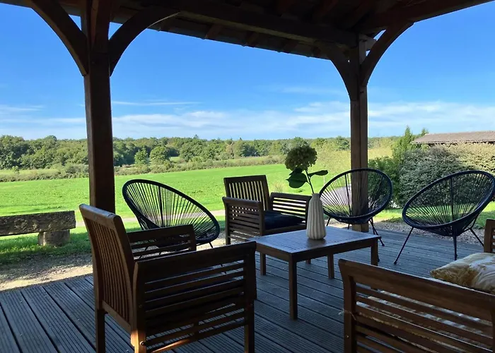 Holiday home Spacieux A Montbeugny, 14 Pers., Animaux Acceptes - Fr-1-489-593 *