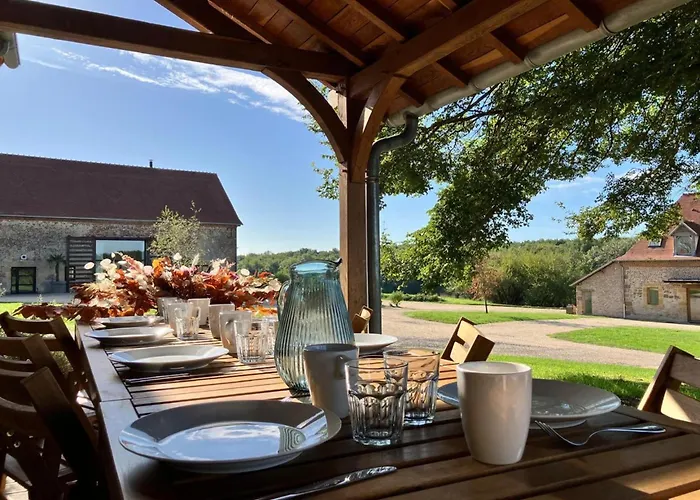 Holiday home Spacieux A Montbeugny, 14 Pers., Animaux Acceptes - Fr-1-489-593 *